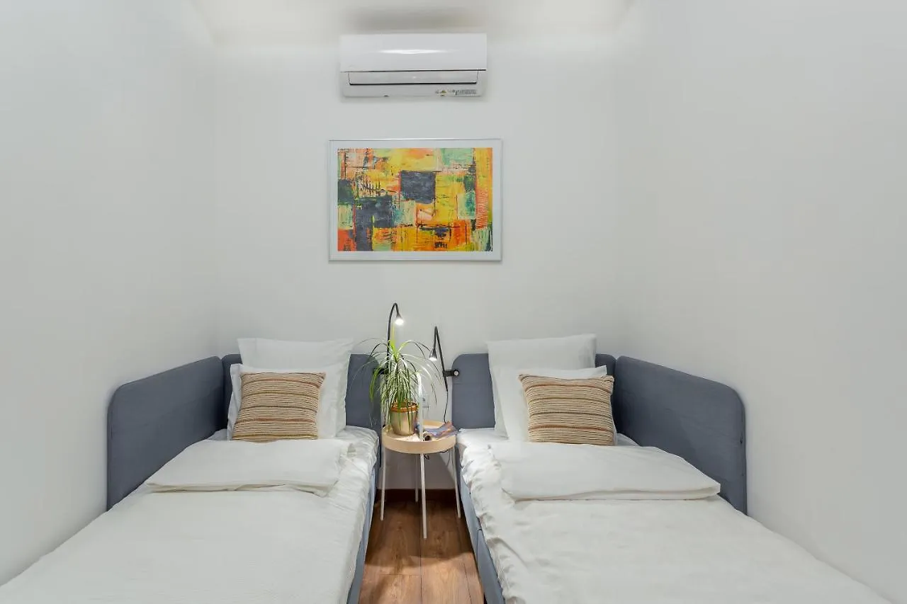 Central Avenue Apartment Budapest Hungría